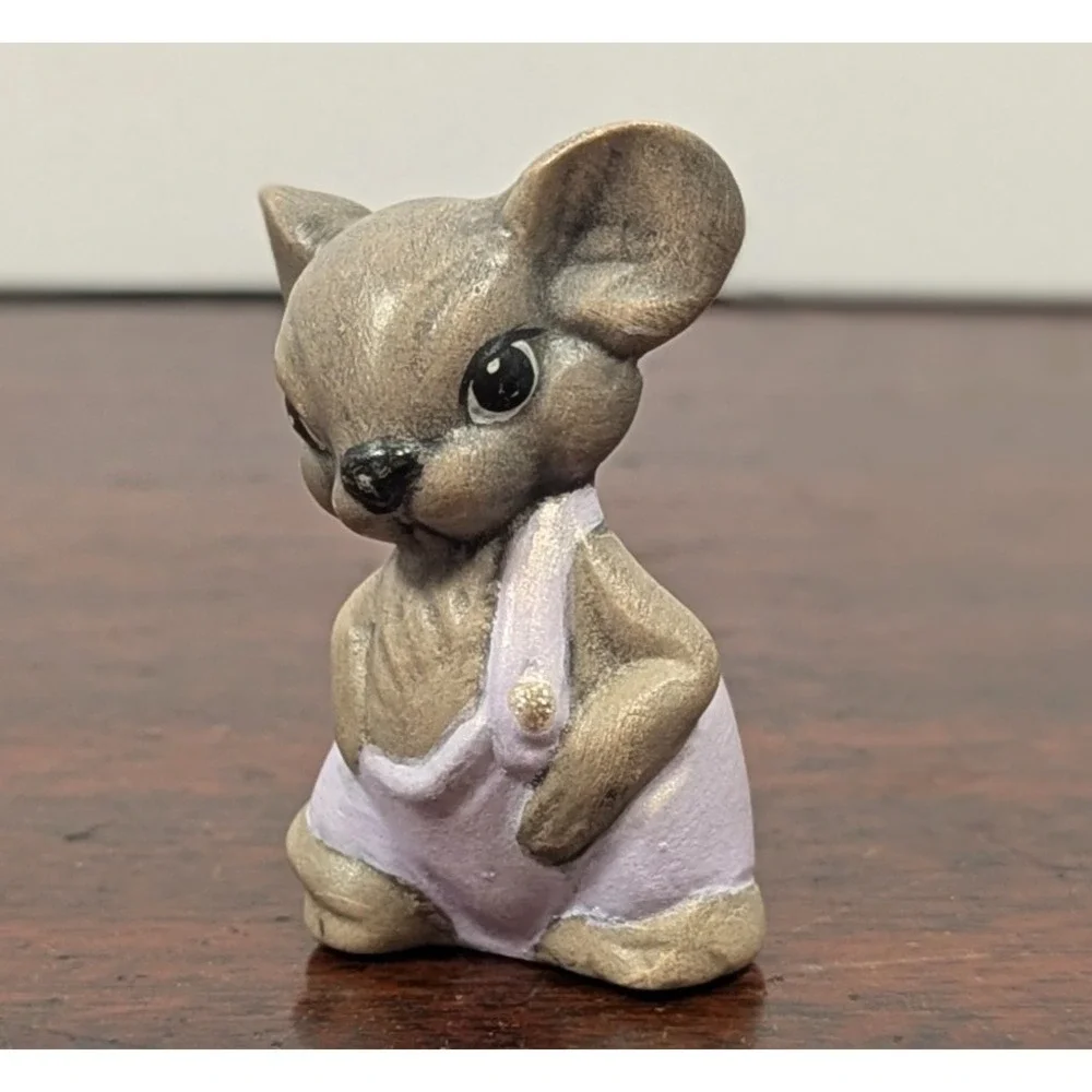 Vintage 1989 Hand Painted Ceramic Mouse Figurine Purple Overalls Mini 2